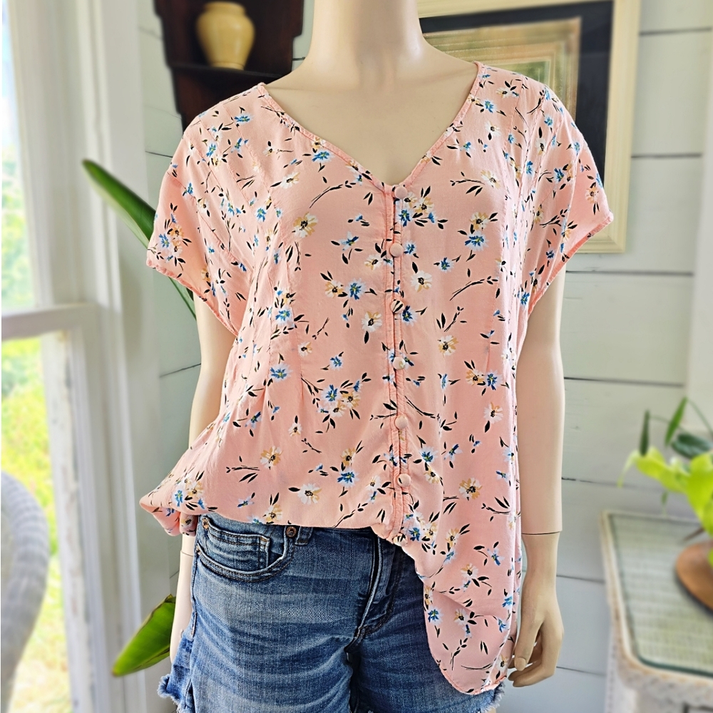 Torrid 1X Floral print Challis button front fit and flare short sleeve blouse